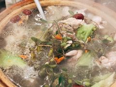 石橄榄炖鸡-洪大厨鸡煲(福田店)