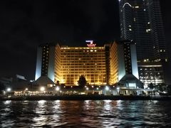 -曼谷湄南河畔华美达广场酒店