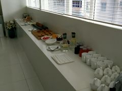 -卡罗酒店(东门晒布地铁站店)