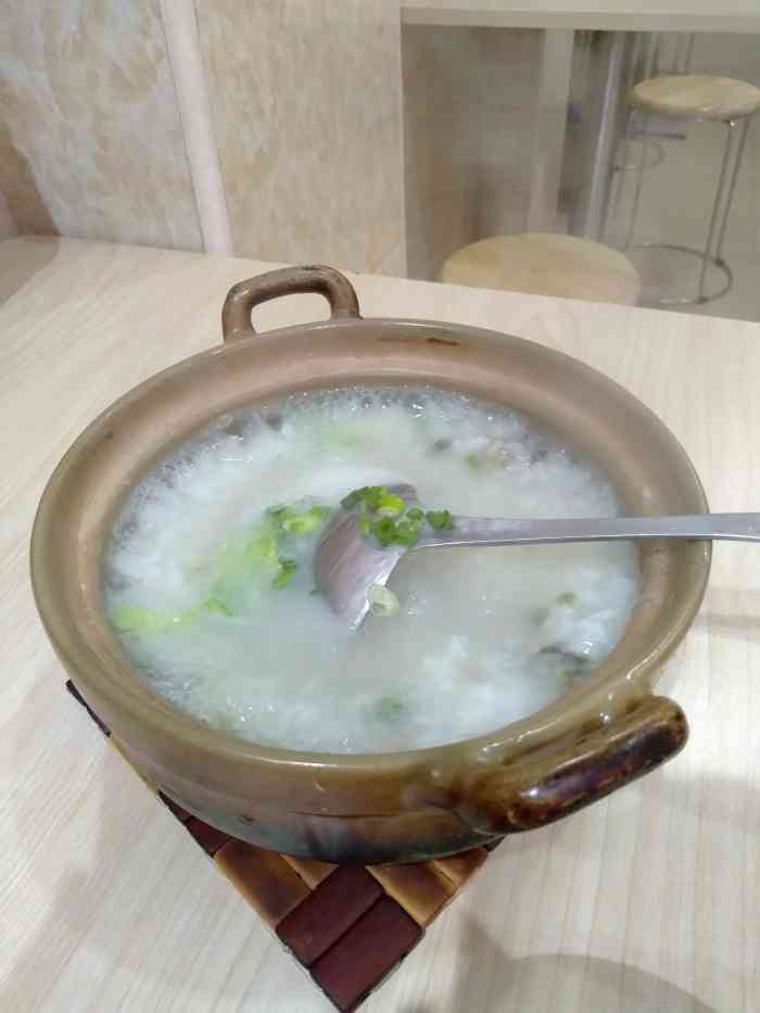 中骨祥咸骨粥饺子王(棠东店)-"好吃,十元一小煲的咸骨粥,料足有四五块