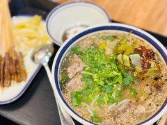 -云阿蛮云南生烫牛肉米线(奉贤路店)