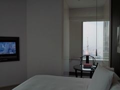 上海柏悦酒店江景套房-主卧室全景2-上海柏悦酒店