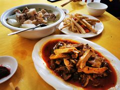 凉拌鸡肉-荣生萝卜汤饭店