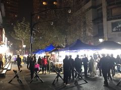 -吴山路夜市