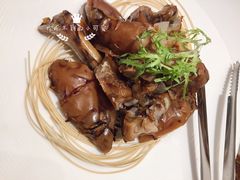 特色酱猪蹄-味茂·老船夫1927(东海东路店)