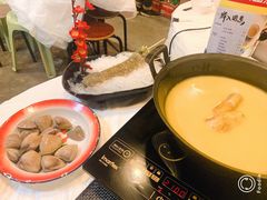 -鲜入围煮花胶鸡海鲜火锅