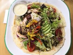 照烧鸡肉配牛油果拉法沙拉-HELLO 27 意面·沙拉·帕尼尼