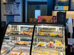 面包甜点陈列柜-星巴克(北京中化大厦店)