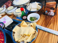 -黄利砖万峰林布依特色酸笋牛肉馆