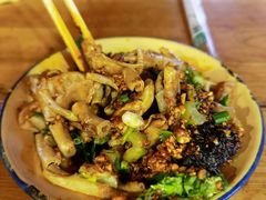 -拈签一笑黄牛肉辣卤串串