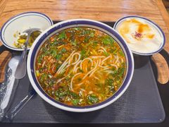 -云阿蛮云南生烫牛肉米线(奉贤路店)