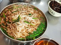 -正宗杨记普洱酸醋米线(总店)