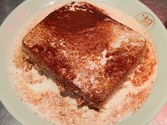 漏奶滑-潮界(虹桥新天地店)