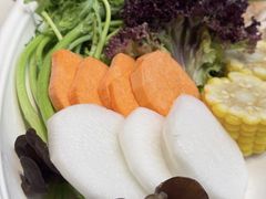 -老牌坊云南鱼豆花火锅(哈西万达店)