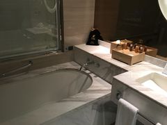 -上海中航虹桥机场泊悦酒店