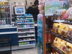 -全家便利店(愚园店)