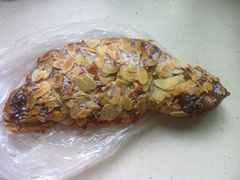 杏仁羊角-西点坊(浦东香格里拉店)