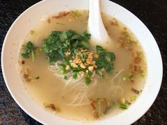 鸡汤米线-鱼鲜饭香·招牌汽锅剁椒鱼头王