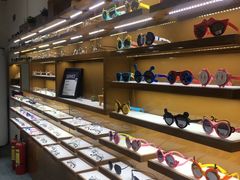 -罗伯特眼镜·蔡司官方授权(罗湖国贸店)