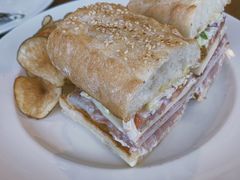 -ROAST coffee & eatery