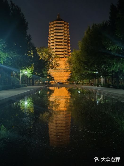玲珑塔公园图片