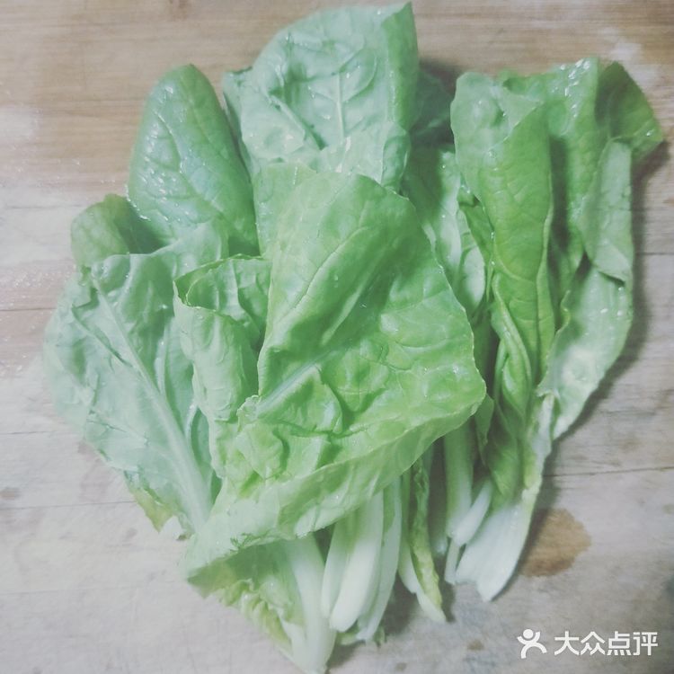 冰箱摸出小白菜几棵，鸡蛋一枚