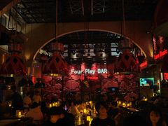 -FOUR PLAY BAR