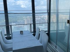-亚洲国际大酒店·云顶阁旋转自助餐厅