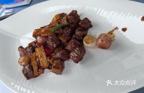 Stir-fried Beef Cubes with King Oyster Mushrooms