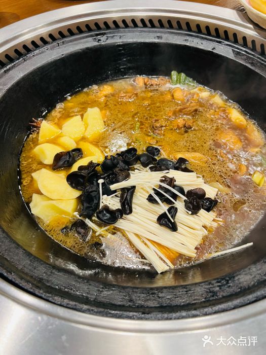 万里闯关东铁锅炖菜馆(吉林大路店)图片