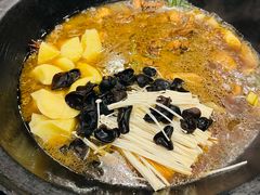 -万里闯关东铁锅炖菜馆(吉林大路店)