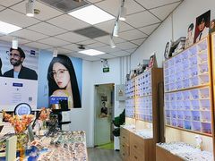 -天空之镜眼镜店蔡司依视路配镜授权零售店(望京颐堤港店)