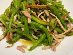 黄花菜香干炒肉丝-小厨师·二十年沈家门小海鲜(百井坊巷店)