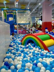 -六月巴士童乐园(抚顺罕王商场店)