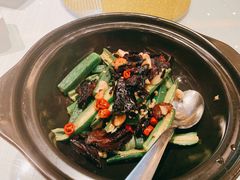 秋葵炒黑猪肉-湖滨客舍·湖北菜