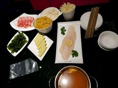 -唯爱KTV聚会餐厅(仙林东城汇店)