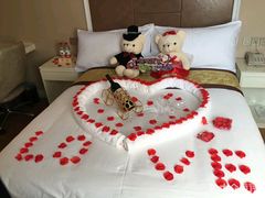 -维也纳酒店(苏州东方之门金鸡湖店)