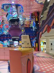 -Qmiss家庭娱乐中心(恒隆广场店)