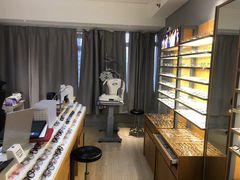 -优医视平价眼镜蔡司依视路折扣工厂店(德胜门店)