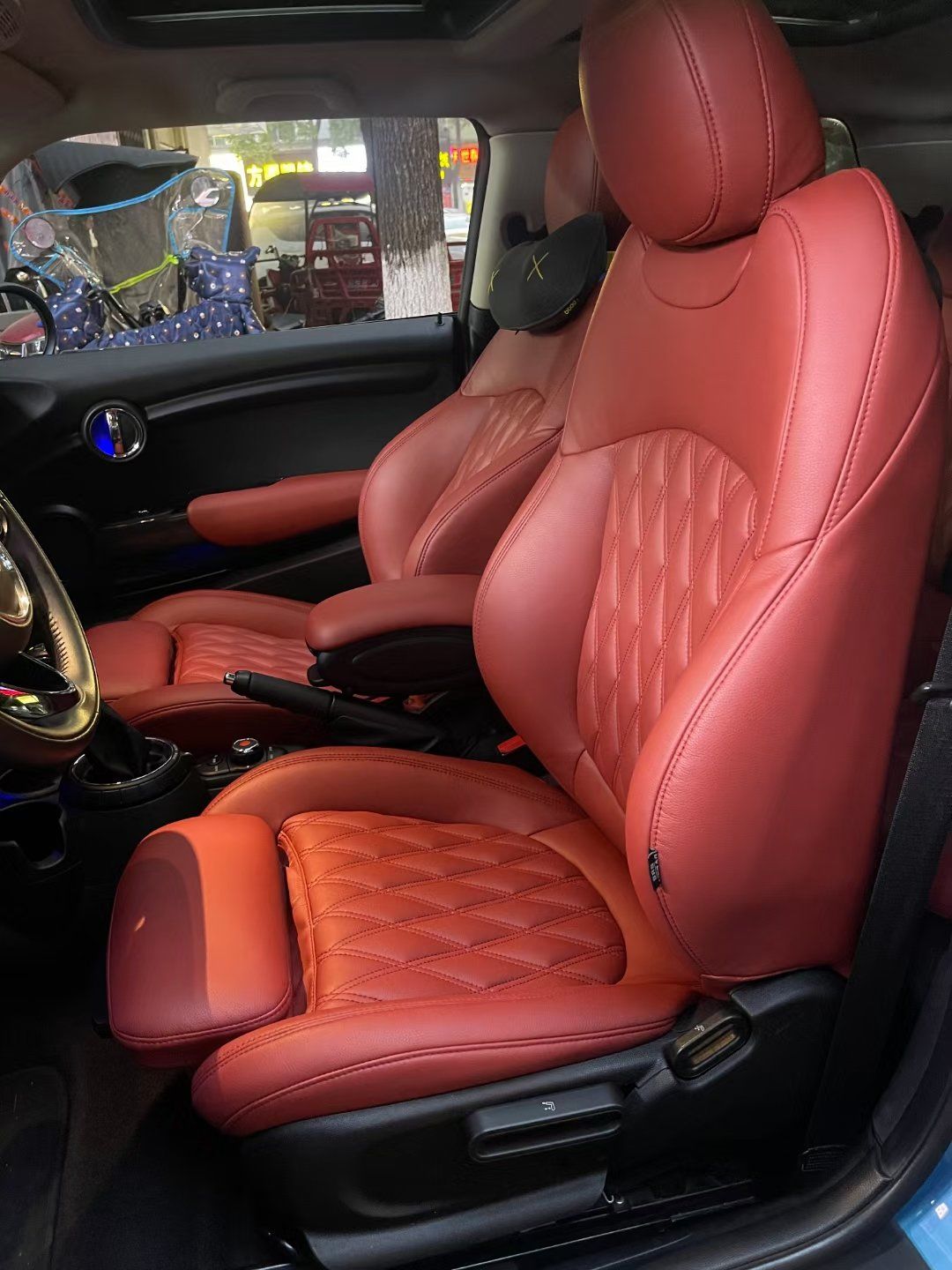 宝马mini ​超纤皮座椅上车 ​菱形纹路