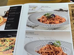 -米德维奇俄式西餐厅(西六道街店)
