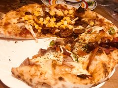 招牌狂野双拼黑胡椒秘制烤肠披萨-盘炉forenza·云贵川融合小食堂 ( 钟楼中柳巷店)