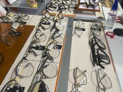 -视野联行眼镜蔡司·依视路官方授权店(顺城店)