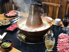 -果松木炭酸菜铜火锅·外婆参鸡汤