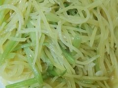 -闯关东东北农家菜(崂山石老人店)