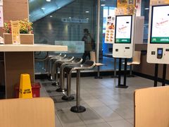 -麦当劳(轻轨曹杨路店)