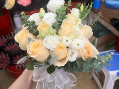 -亭亭鲜花店(中山北路店)