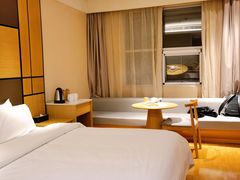 -全季酒店(石家庄裕华东路万达广场店)