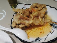 -老码头黑皮肘子锅包肉(赣水路店)