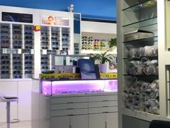 -提一眼镜·蔡司·依视路(小寨店)